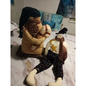 Honey & Me Snow Man In Wood Board Christmas Decor Sitting Snowman Country Rustic